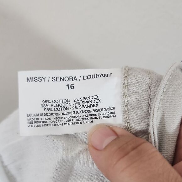 Nine West Y2K Style Creme Colored With Embellished Pockets Capri Jeans Size 16 - Picture 5 of 6